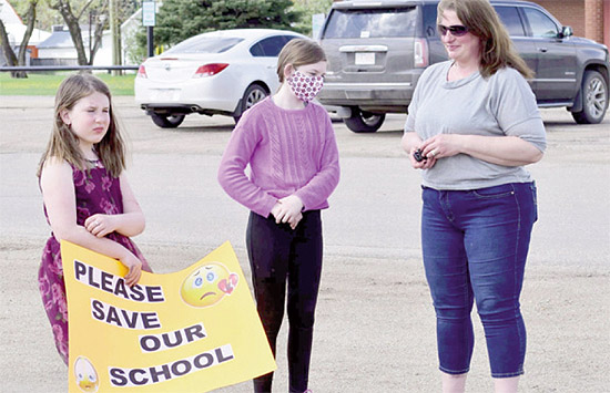 Andrew residents form committee to fight for school’s future