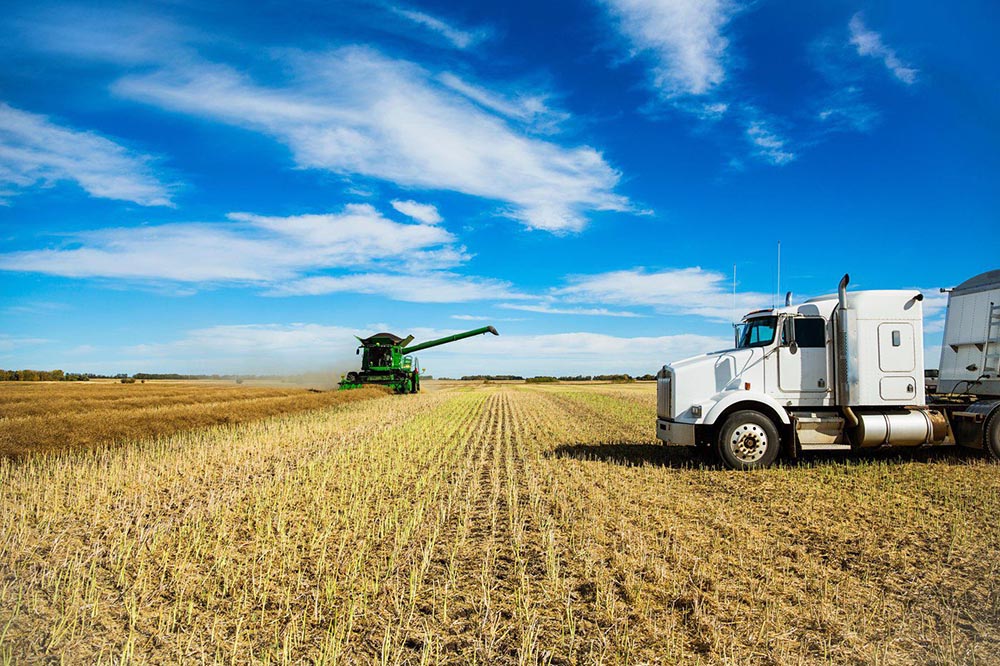 Farm trucking licence rolls onto new Alberta training path